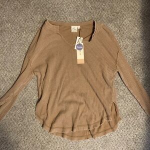 V-neck White Crow long sleeve waffle shirt. Size XS. Color: Spiced Rum.